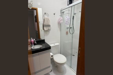 Casa de condomínio à venda com 130m², 3 quartos e 2 vagasBanheiro 1