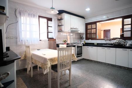 Casa para alugar com 308m², 3 quartos e 13 vagasCozinha