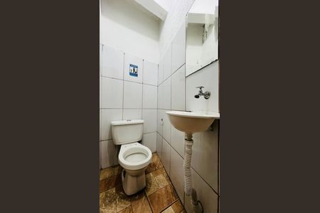 Casa à venda com 300m², 2 quartos e 2 vagasBanheiro de Serviço