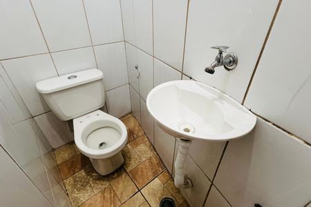 Casa à venda com 300m², 2 quartos e 2 vagasBanheiro de Serviço