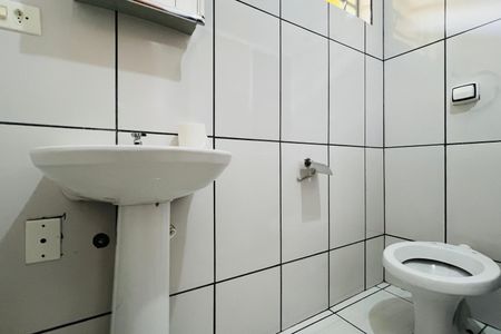 Casa à venda com 300m², 2 quartos e 2 vagasBanheiro