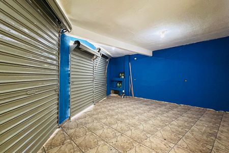 Casa à venda com 300m², 2 quartos e 2 vagasGaragem