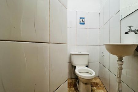 Casa à venda com 300m², 2 quartos e 2 vagasBanheiro de Serviço