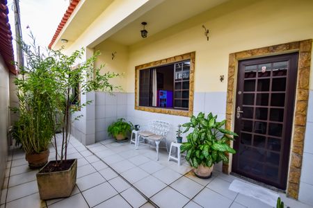 Casa de condomínio à venda com 243m², 5 quartos e 3 vagasVaranda