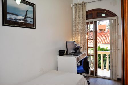 Casa à venda com 244m², 5 quartos e 5 vagas Casa à venda com 244m², 5 quartos e 5 vagasQuarto 2