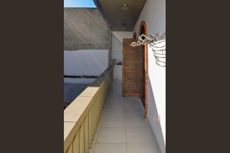 Casa à venda com 244m², 5 quartos e 5 vagas Casa à venda com 244m², 5 quartos e 5 vagasVaranda quarto 1