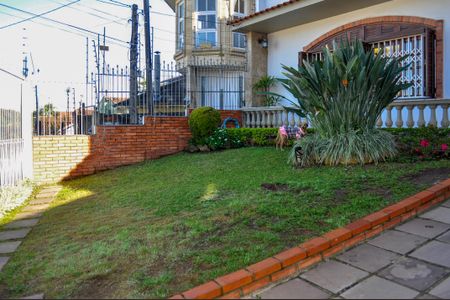 Casa à venda com 244m², 5 quartos e 5 vagas Casa à venda com 244m², 5 quartos e 5 vagasÁrea comum