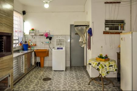 Casa à venda com 244m², 5 quartos e 5 vagas Casa à venda com 244m², 5 quartos e 5 vagasÁrea de serviço