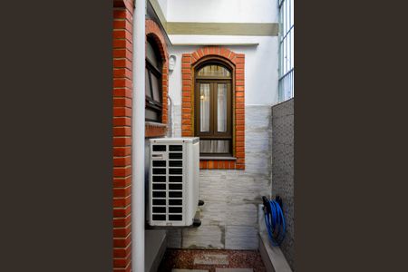 Casa à venda com 244m², 5 quartos e 5 vagas Casa à venda com 244m², 5 quartos e 5 vagasÁrea de serviço