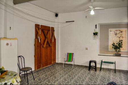 Casa à venda com 244m², 5 quartos e 5 vagas Casa à venda com 244m², 5 quartos e 5 vagasÁrea de serviço