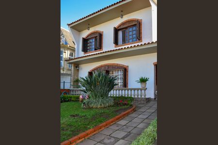 Casa à venda com 244m², 5 quartos e 5 vagas Casa à venda com 244m², 5 quartos e 5 vagasÁrea comum