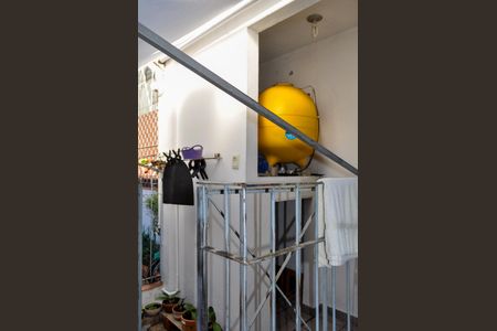 Casa à venda com 244m², 5 quartos e 5 vagas Casa à venda com 244m², 5 quartos e 5 vagasÁrea comum