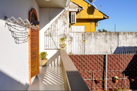 Casa à venda com 244m², 5 quartos e 5 vagas Casa à venda com 244m², 5 quartos e 5 vagasVaranda quarto 1