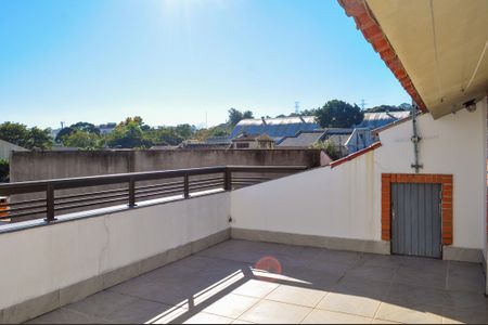 Casa à venda com 244m², 5 quartos e 5 vagas Casa à venda com 244m², 5 quartos e 5 vagasVaranda