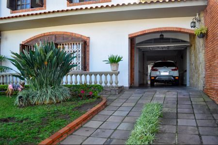 Casa à venda com 244m², 5 quartos e 5 vagas Casa à venda com 244m², 5 quartos e 5 vagasÁrea comum