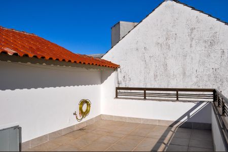 Casa à venda com 244m², 5 quartos e 5 vagas Casa à venda com 244m², 5 quartos e 5 vagasVaranda