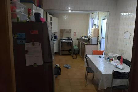 Casa à venda com 126m², 3 quartos e 1 vaga