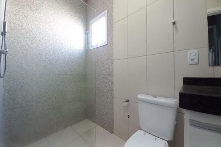 Casa de condomínio para alugar com 190m², 3 quartos e 4 vagas Casa de condomínio para alugar com 190m², 3 quartos e 4 vagasBanheiro da Suíte 2