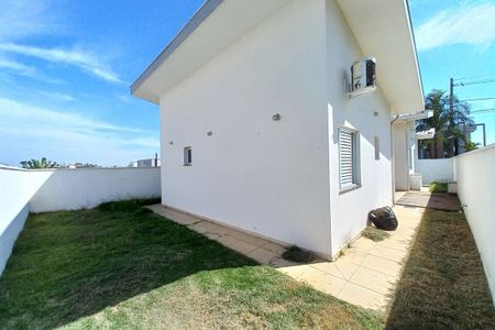 Casa de condomínio para alugar com 190m², 3 quartos e 4 vagas Casa de condomínio para alugar com 190m², 3 quartos e 4 vagasFundos
