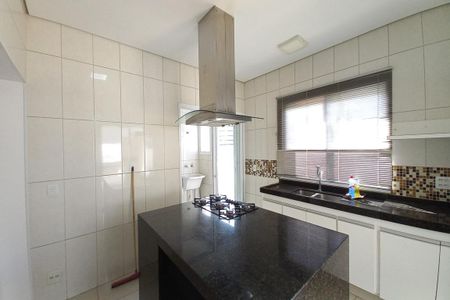 Casa de condomínio para alugar com 190m², 3 quartos e 4 vagas Casa de condomínio para alugar com 190m², 3 quartos e 4 vagasCozinha