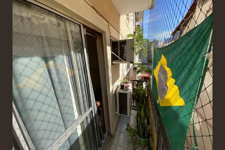 Apartamento à venda com 51m², 2 quartos e 1 vaga Apartamento à venda com 51m², 2 quartos e 1 vagaVaranda