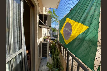 Apartamento à venda com 51m², 2 quartos e 1 vaga Apartamento à venda com 51m², 2 quartos e 1 vagaVaranda