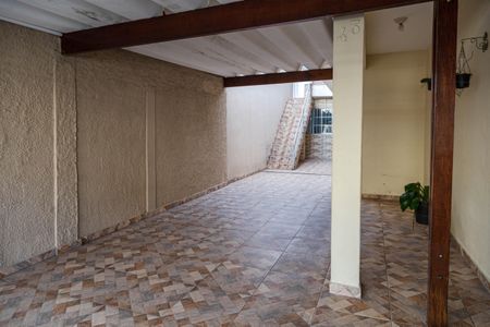 Casa à venda com 200m², 4 quartos e 3 vagas Casa à venda com 200m², 4 quartos e 3 vagasCasa 1 - Garagem
