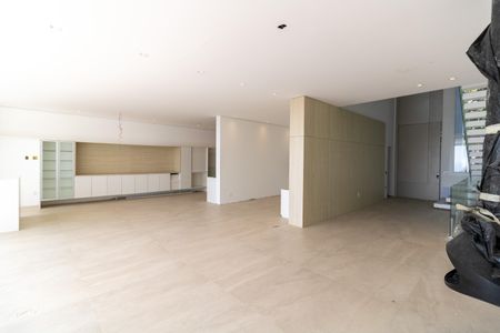 Casa à venda com 1106m², 3 quartos e 8 vagasSala