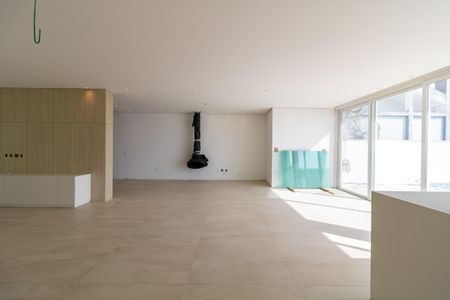 Casa à venda com 1106m², 3 quartos e 8 vagasSala
