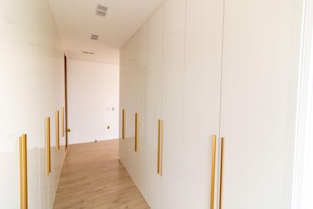 Casa à venda com 1106m², 3 quartos e 8 vagasCloset da suíte 2