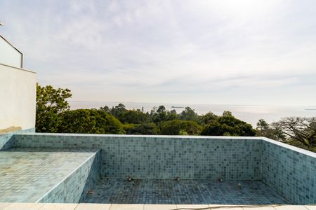 Casa à venda com 1106m², 3 quartos e 8 vagasPiscina