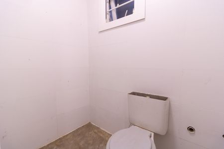 Casa à venda com 1106m², 3 quartos e 8 vagasBanheiro de serviço