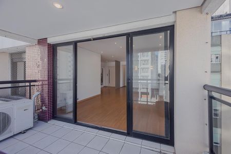 Apartamento à venda com 141m², 4 quartos e 3 vagasVaranda