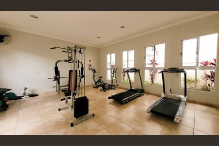 Apartamento para alugar com 65m², 2 quartos e 2 vagasÁrea comum - Academia