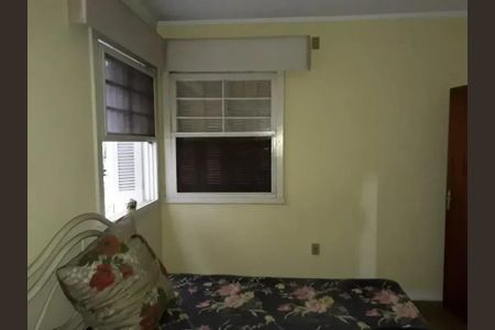 Casa à venda com 260m², 4 quartos e 5 vagas Casa à venda com 260m², 4 quartos e 5 vagasQuarto