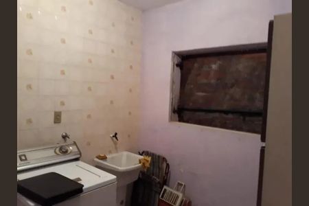 Casa à venda com 260m², 4 quartos e 5 vagas Casa à venda com 260m², 4 quartos e 5 vagasÁrea de Serviço