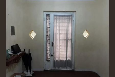 Casa à venda com 260m², 4 quartos e 5 vagas Casa à venda com 260m², 4 quartos e 5 vagasSala