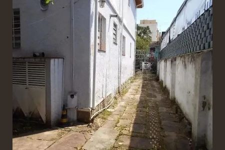 Casa à venda com 260m², 4 quartos e 5 vagas Casa à venda com 260m², 4 quartos e 5 vagascomodo