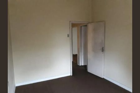 Casa à venda com 260m², 4 quartos e 5 vagas Casa à venda com 260m², 4 quartos e 5 vagasQuarto