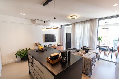 Apartamento à venda com 107m², 3 quartos e 2 vagas Apartamento à venda com 107m², 3 quartos e 2 vagasSala