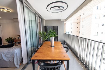 Apartamento à venda com 107m², 3 quartos e 2 vagas Apartamento à venda com 107m², 3 quartos e 2 vagasVaranda