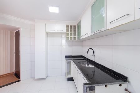 Apartamento à venda com 57m², 2 quartos e 1 vaga Apartamento à venda com 57m², 2 quartos e 1 vagaCozinha e Área de Serviço