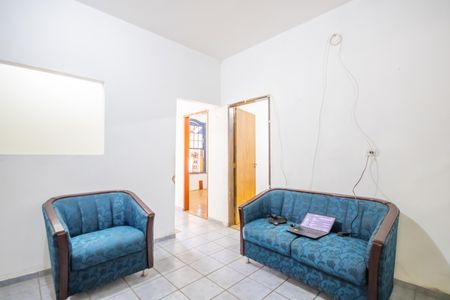 Casa à venda com 250m², 3 quartos e 6 vagasSala