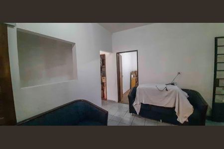 Casa à venda com 250m², 3 quartos e 6 vagas Casa à venda com 250m², 3 quartos e 6 vagasSala de TV