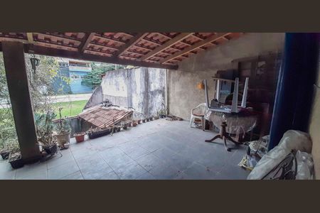 Casa à venda com 250m², 3 quartos e 6 vagas Casa à venda com 250m², 3 quartos e 6 vagasVaranda