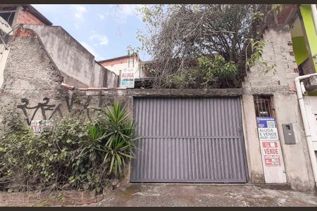 Casa à venda com 250m², 3 quartos e 6 vagas Casa à venda com 250m², 3 quartos e 6 vagasFachada da Casa