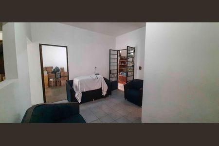 Casa à venda com 250m², 3 quartos e 6 vagas