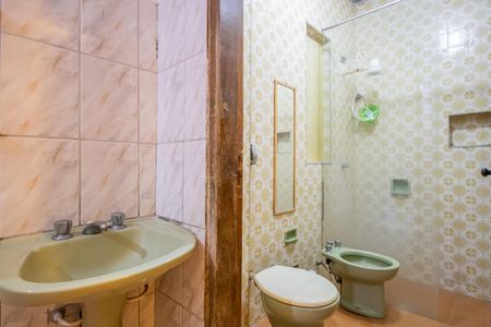 Casa à venda com 250m², 3 quartos e 6 vagasBanheiro 2