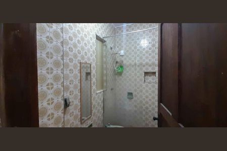 Casa à venda com 250m², 3 quartos e 6 vagas Casa à venda com 250m², 3 quartos e 6 vagasBanheiro Social