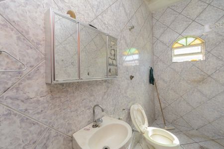 Casa à venda com 200m², 6 quartos e 3 vagasBanheiro 1